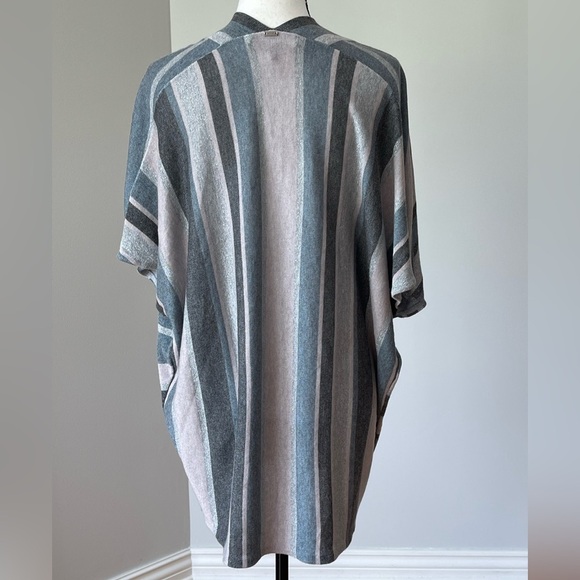St. John size S striped cashmere and wool open front cardigan gray short sleeve - Picture 14 of 14